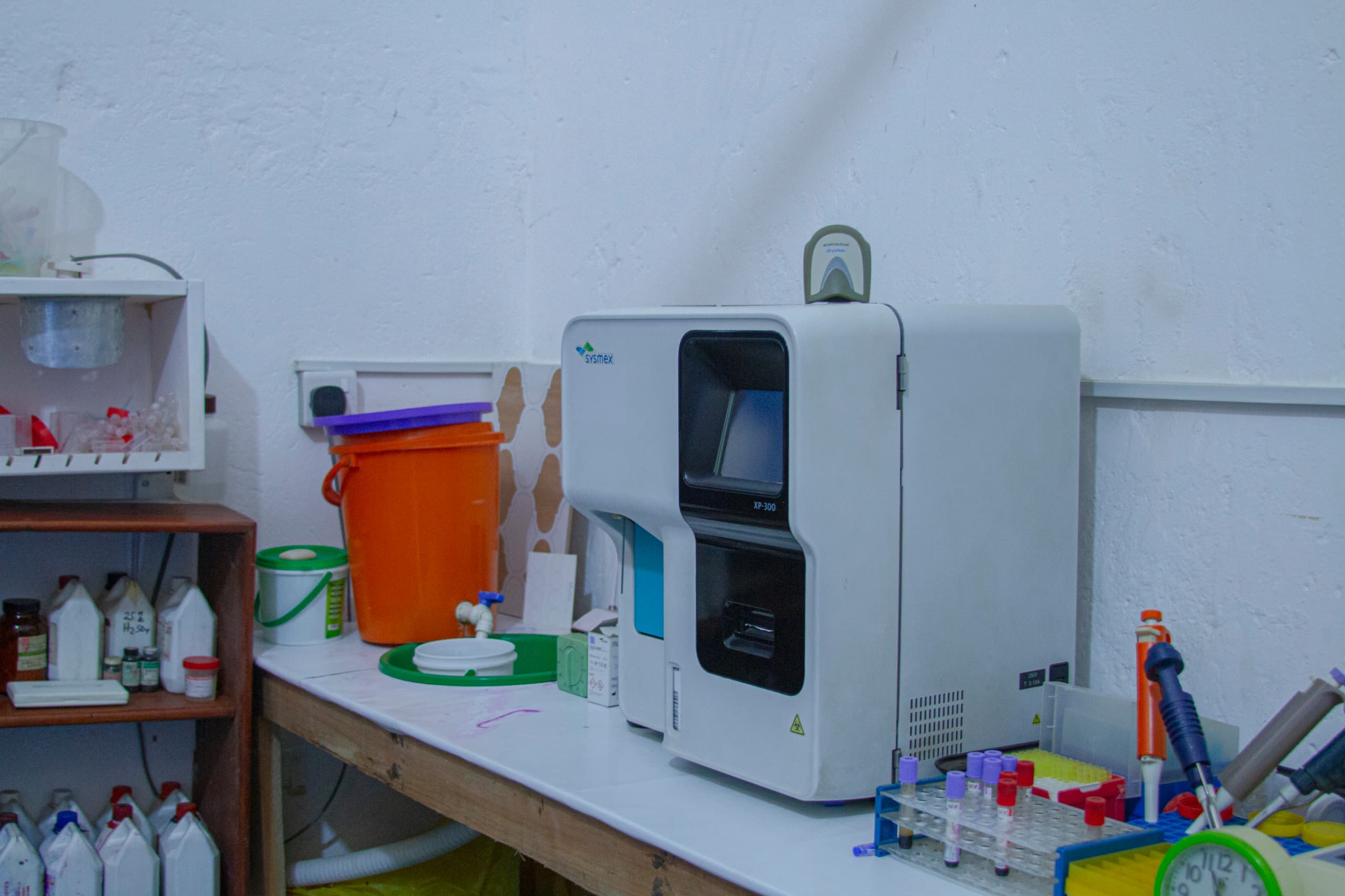 Sysmex XP-300 automated haematology analyser on the lab bench